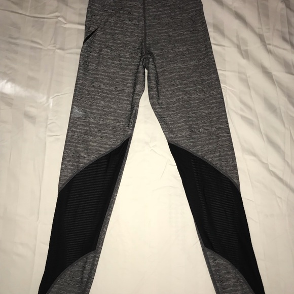 Nike leggings - Picture 2 of 4